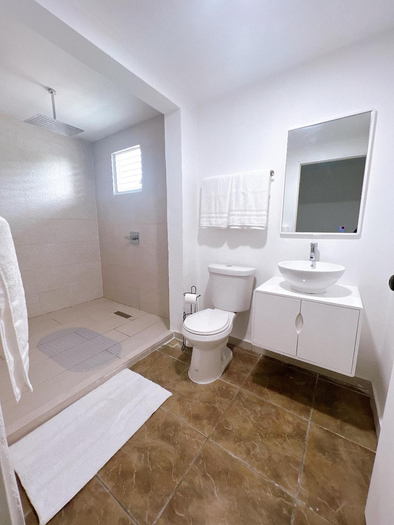 3050 Place San Juan Room photo